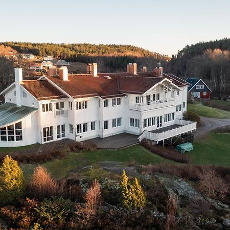 Hotel Åh Stifts- & Konferensgård Ljungskile Exterior foto